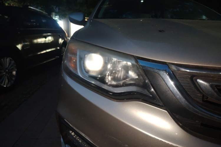 Used Geely Auto Vision 2018 1.5L Automatic Prestige Model Right Front Headlight