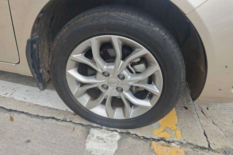 Used Geely Auto Vision 2018 1.5L Automatic Happiness Edition Right Front Wheel Hub