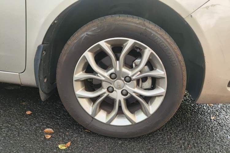 Used Geely Auto Vision 2018 1.5L Automatic Prestige Model Right Front Wheel Hub