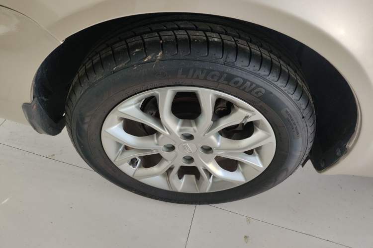 Used Geely Auto Vision 2018 1.5L Automatic Happiness Edition Right Rear Wheel Hub