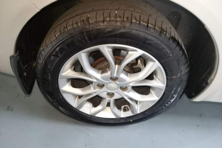 Used Geely Auto Vision 2018 1.5L Automatic Prestige Model Right Rear Wheel Hub