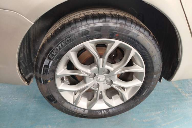 Used Geely Auto Vision 2018 1.5L Manual Happiness Edition Right Rear Wheel Hub