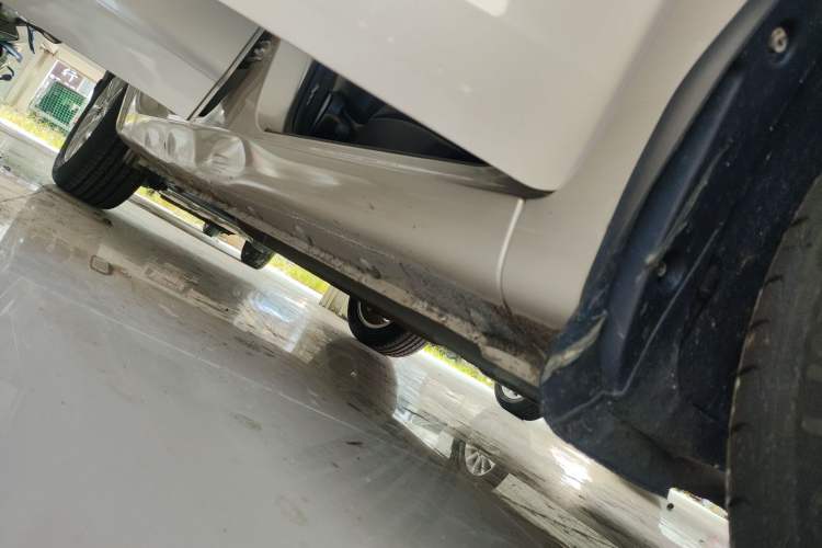 Used Geely Auto Vision 2018 1.5L Automatic Happiness Edition Right Side Sill