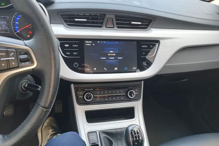 Used Geely Auto Vision 2019 Upgraded Model 1.5L Manual Luxury Version China VI Standard Audio And AC Panel