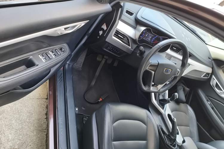 Used Geely Auto Vision 2019 Upgraded Model 1.5L Manual Luxury Version China VI Standard Driver Seat