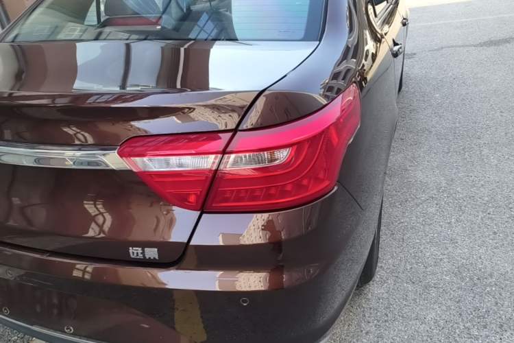 Used Geely Auto Vision 2019 Upgraded Model 1.5L Manual Luxury Version China VI Standard Exterior 3