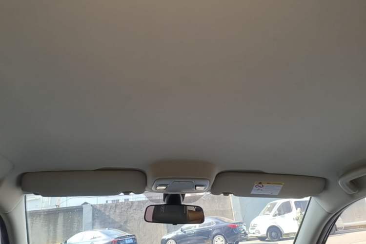 Used Geely Auto Vision 2019 Upgraded Model 1.5L Manual Luxury Version China VI Standard Headliner