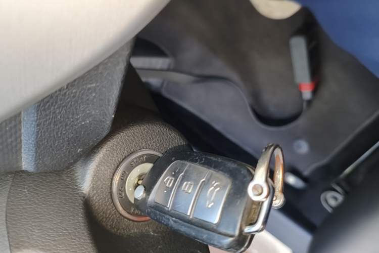 Used Geely Auto Vision 2019 Upgraded Model 1.5L Manual Luxury Version China VI Standard Interior 1