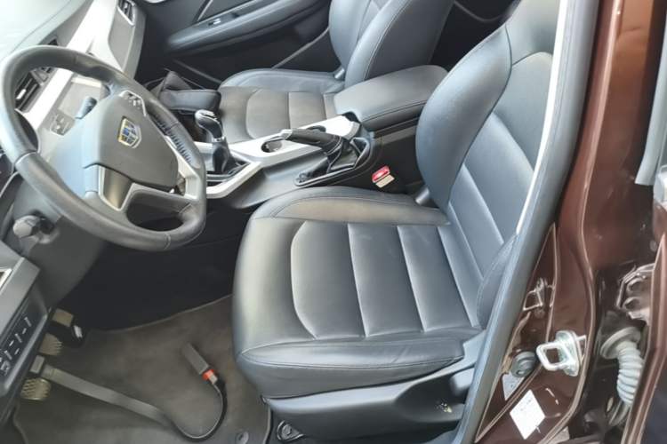 Used Geely Auto Vision 2019 Upgraded Model 1.5L Manual Luxury Version China VI Standard Left Front Seat