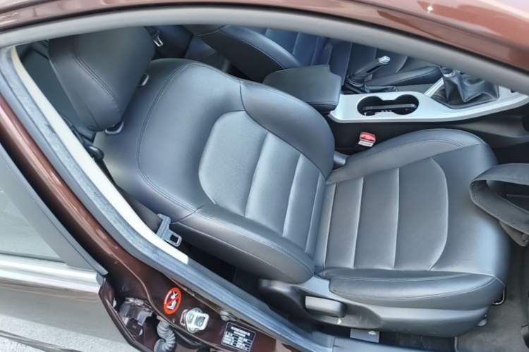 Used Geely Auto Vision 2019 Upgraded Model 1.5L Manual Luxury Version China VI Standard Right Front Seat