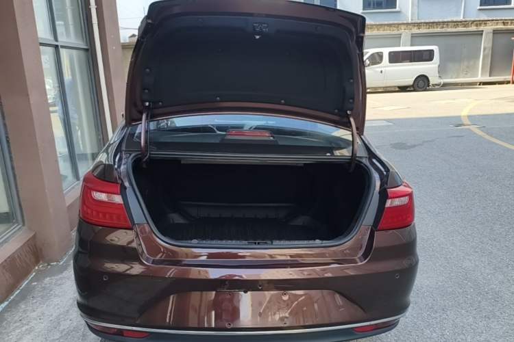 Used Geely Auto Vision 2019 Upgraded Model 1.5L Manual Luxury Version China VI Standard Trunk