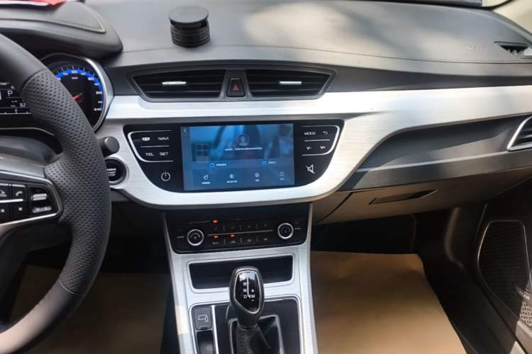 Used Geely Auto Vision 2019 Upgraded Model 1.5L CVT Prestige Version China VI Standard Audio And AC Panel