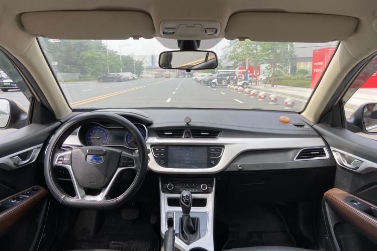 Used Geely Auto Vision 2019 Upgraded Model 1.5L CVT Luxury Version China VI Standard Center Console