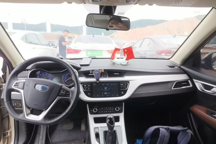 Used Geely Auto Vision 2019 Upgraded Model 1.5L Automatic Luxury Version China V Standard Center Console