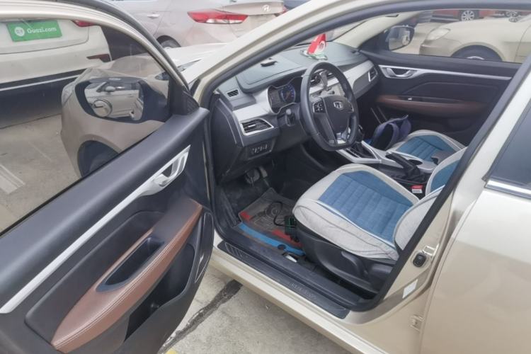 Used Geely Auto Vision 2019 Upgraded Model 1.5L Automatic Luxury Version China V Standard Driver Seat