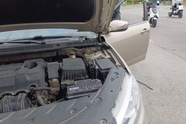 Used Geely Auto Vision 2019 Upgraded Model 1.5L Manual Luxury Version China VI Standard Engine Bay Left