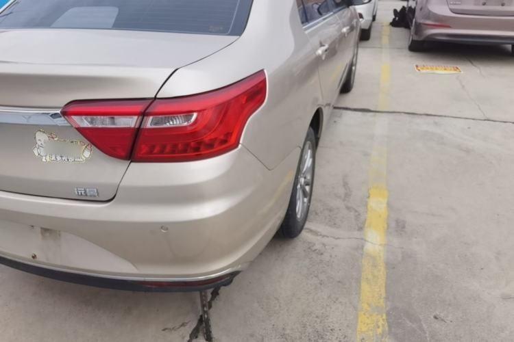 Used Geely Auto Vision 2019 Upgraded Model 1.5L Automatic Luxury Version China V Standard Exterior 3