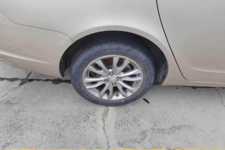 Used Geely Auto Vision 2019 Upgraded Model 1.5L Automatic Luxury Version China V Standard Exterior 5