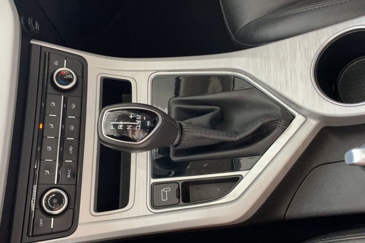Used Geely Auto Vision 2019 Upgraded Model 1.5L CVT Luxury Version China VI Standard Gear Lever