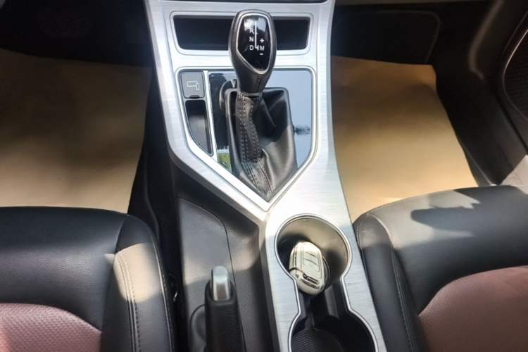 Used Geely Auto Vision 2019 Upgraded Model 1.5L CVT Prestige Version China VI Standard Gear Lever