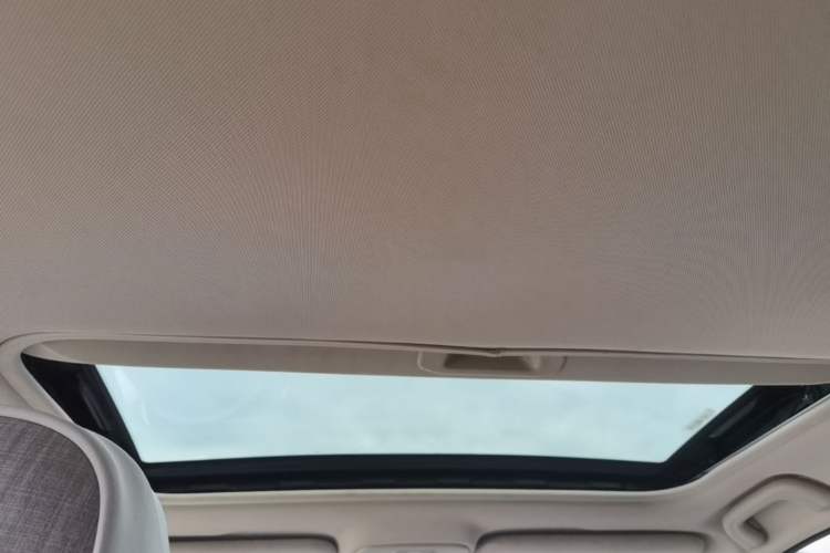 Used Geely Auto Vision 2019 Upgraded Model 1.5L Automatic Luxury Version China V Standard Headliner
