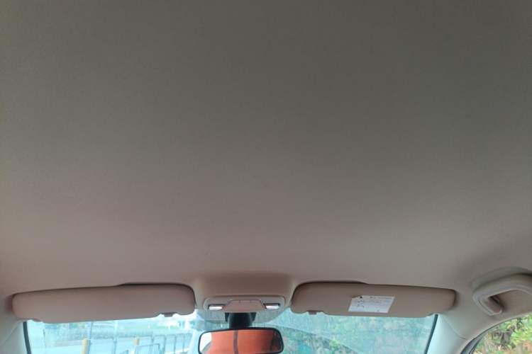 Used Geely Auto Vision 2019 Upgraded Model 1.5L Manual Luxury Version China VI Standard Headliner