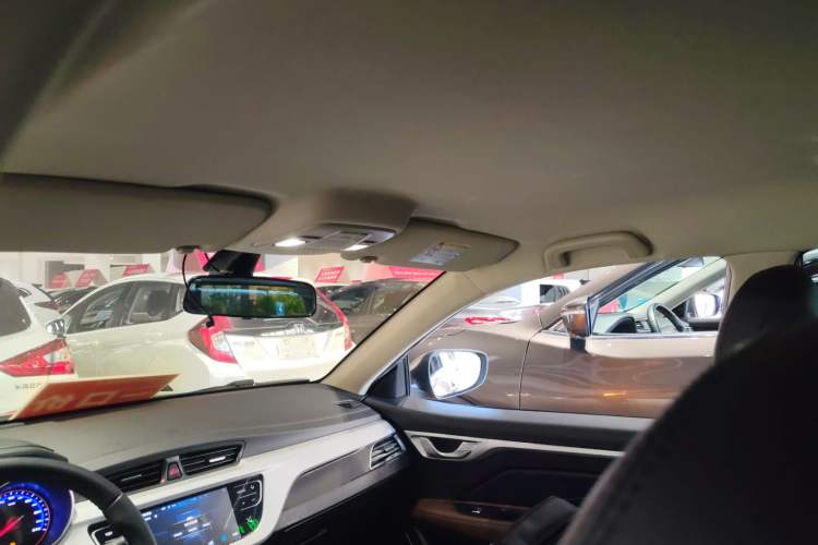 Used Geely Auto Vision 2019 Upgraded Model 1.5L CVT Luxury Version China VI Standard Headliner