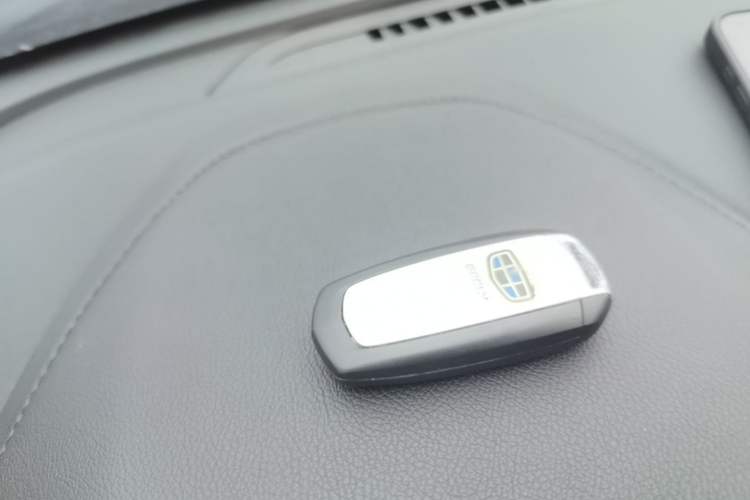 Used Geely Auto Vision 2019 Upgraded Model 1.5L Automatic Luxury Version China V Standard Interior 1