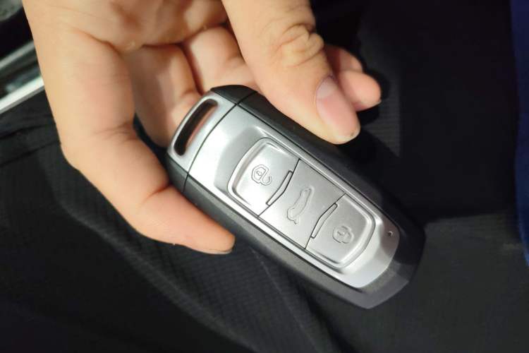Used Geely Auto Vision 2019 Upgraded Model 1.5L CVT Luxury Version China VI Standard Interior 1