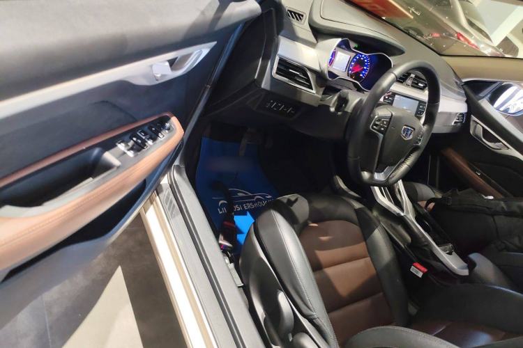 Used Geely Auto Vision 2019 Upgraded Model 1.5L CVT Luxury Version China VI Standard Interior 3