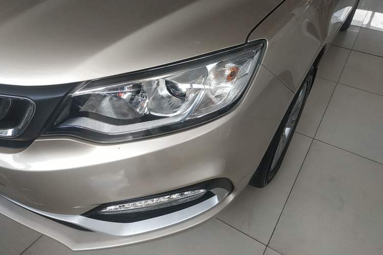Used Geely Auto Vision 2019 Upgraded Model 1.5L CVT Luxury Version China VI Standard Left Front Headlight