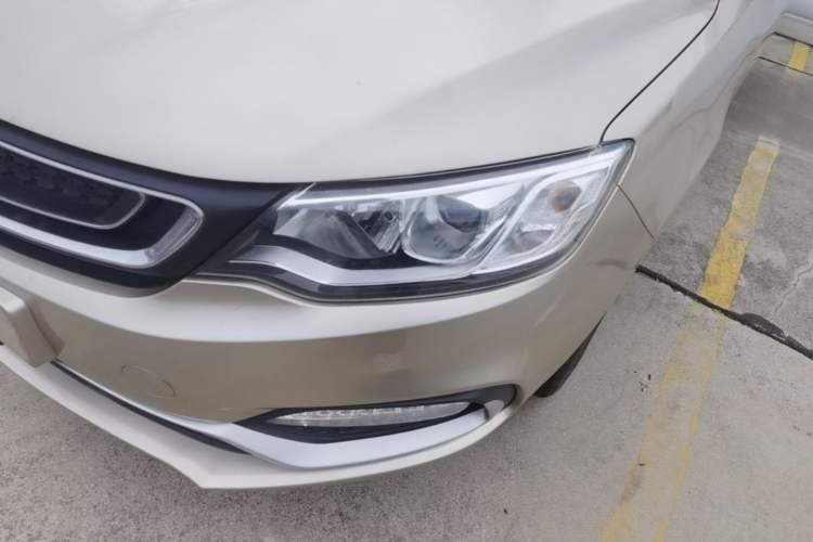 Used Geely Auto Vision 2019 Upgraded Model 1.5L Automatic Luxury Version China V Standard Left Front Headlight