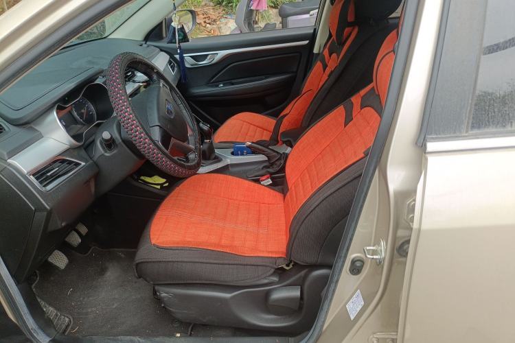 Used Geely Auto Vision 2019 Upgraded Model 1.5L Manual Luxury Version China VI Standard Left Front Seat