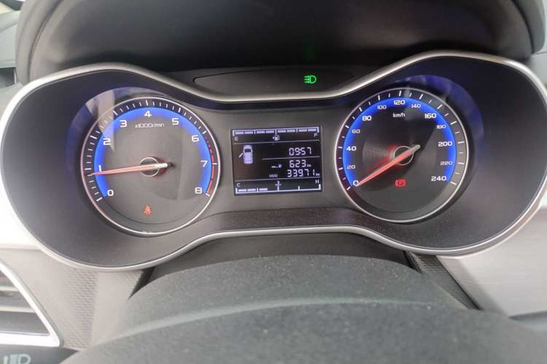 Used Geely Auto Vision 2019 Upgraded Model 1.5L Manual Luxury Version China VI Standard Odometer Close Up