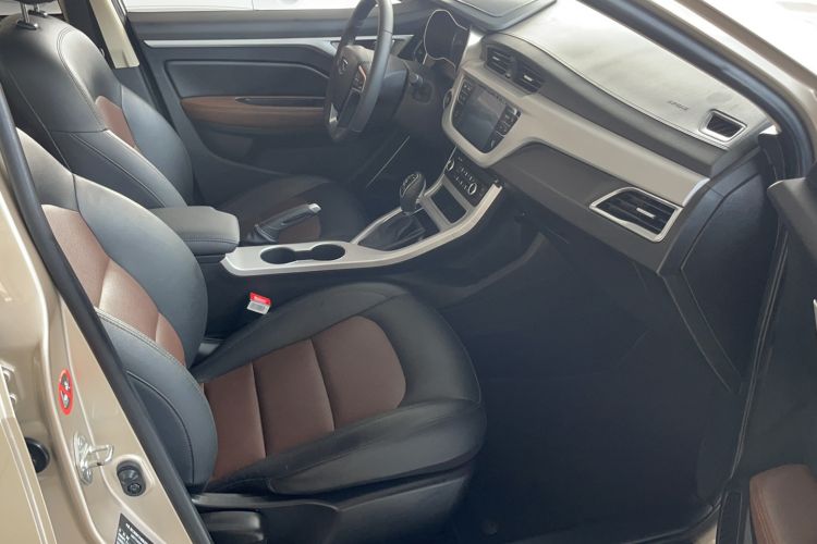 Used Geely Auto Vision 2019 Upgraded Model 1.5L CVT Luxury Version China VI Standard Right Front Seat