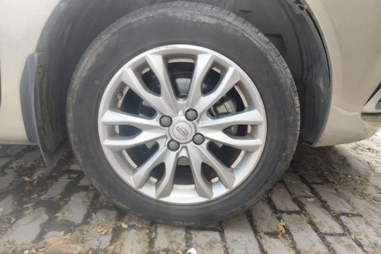 Used Geely Auto Vision 2019 Upgraded Model 1.5L Manual Luxury Version China V Standard Right Front Wheel Hub