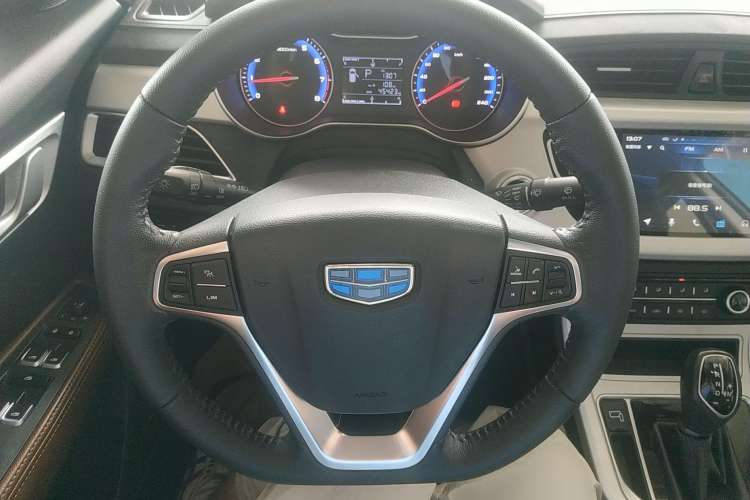 Used Geely Auto Vision 2019 Upgraded Model 1.5L CVT Luxury Version China VI Standard Steering Wheel