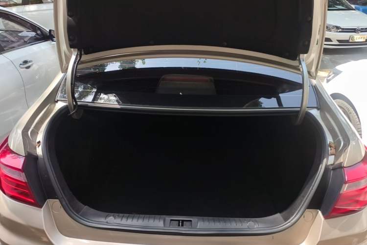 Used Geely Auto Vision 2019 Upgraded Model 1.5L CVT Prestige Version China VI Standard Trunk