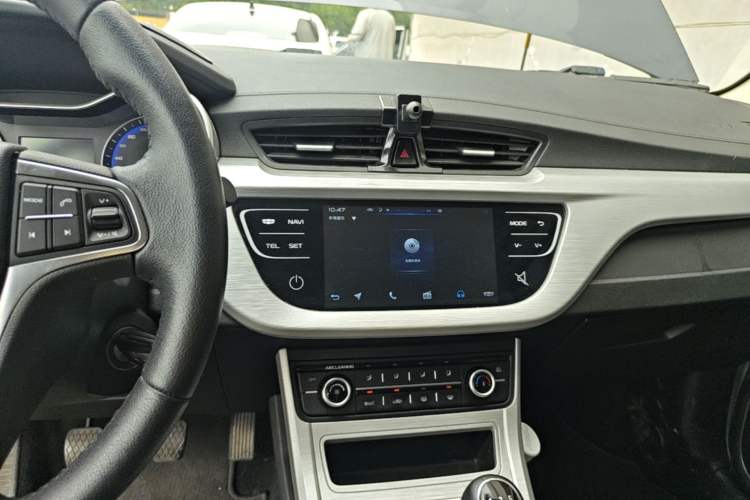 Used Geely Auto Vision 2019 Upgraded Model 1.5L Manual Luxury Version China VI Standard Audio And AC Panel