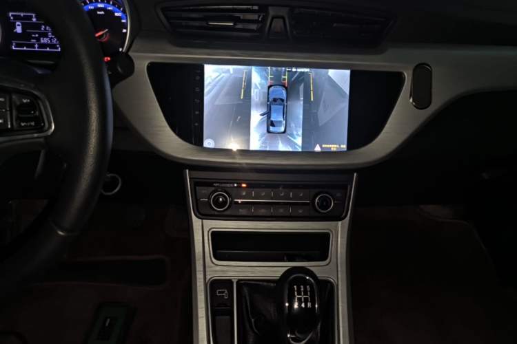 Used Geely Auto Vision 2019 Upgraded Model 1.5L Manual Luxury Version China V Standard Audio And AC Panel