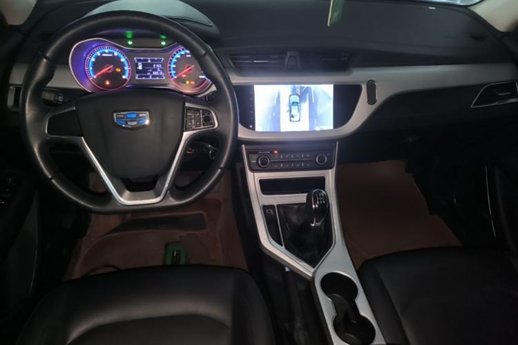 Used Geely Auto Vision 2019 Upgraded Model 1.5L Manual Luxury Version China V Standard Center Console