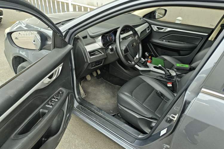 Used Geely Auto Vision 2019 Upgraded Model 1.5L Manual Luxury Version China VI Standard Driver Seat