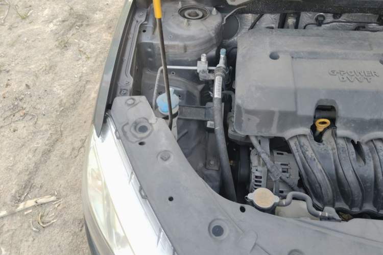 Used Geely Auto Vision 2019 Upgraded Model 1.5L Manual Luxury Version China VI Standard Engine Bay Right