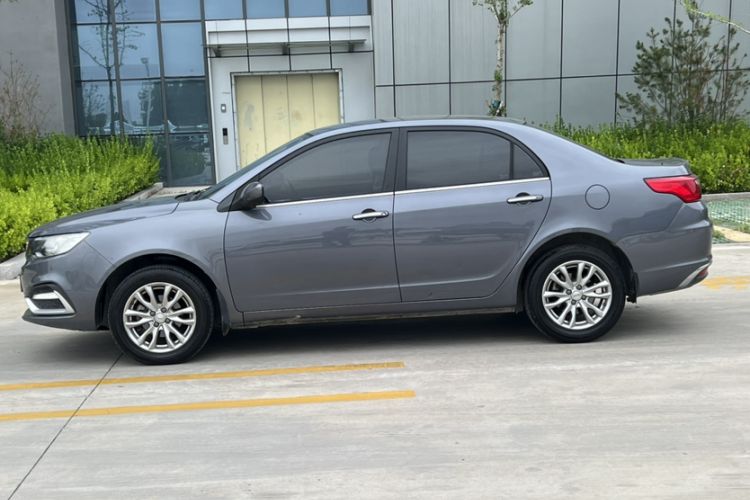 Used Geely Auto Vision 2019 Upgraded Model 1.5L Manual Luxury Version China V Standard Exterior 4