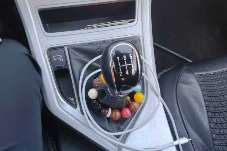 Used Geely Auto Vision 2019 Upgraded Model 1.5L Manual Luxury Version China VI Standard Gear Lever