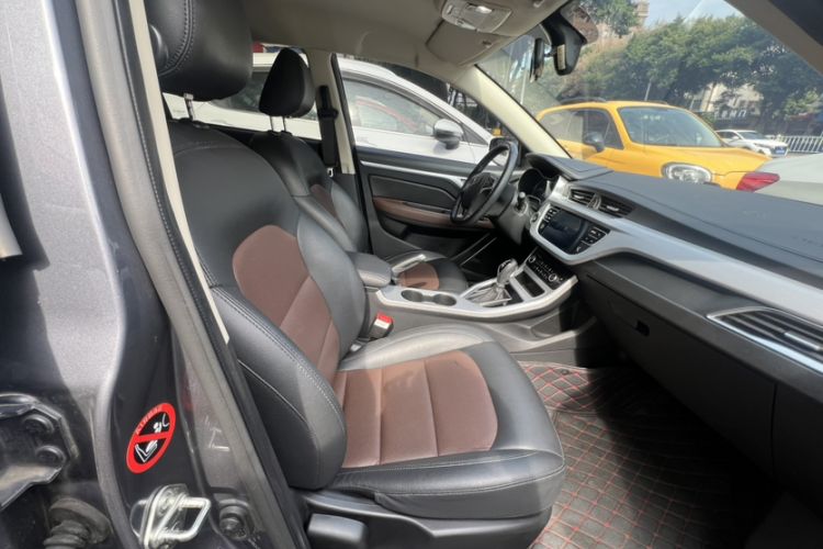 Used Geely Auto Vision 2019 Upgraded Model 1.5L CVT Luxury Version China VI Standard Interior 5
