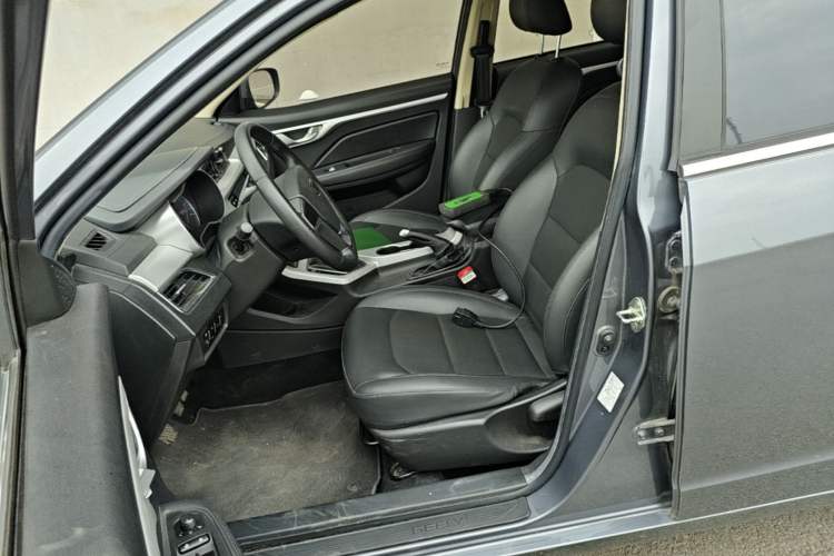 Used Geely Auto Vision 2019 Upgraded Model 1.5L Manual Luxury Version China VI Standard Left Front Seat