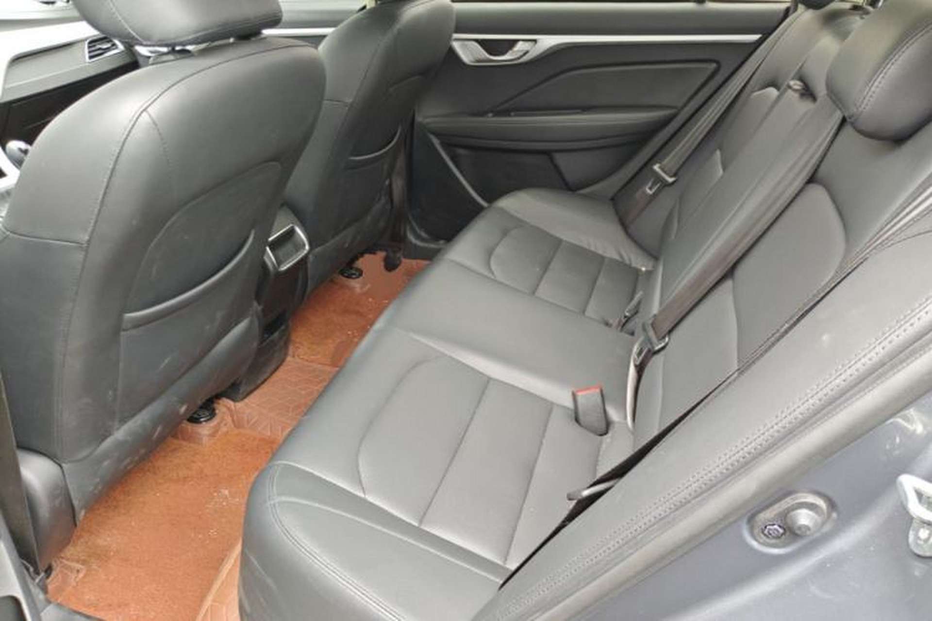 Used Geely Auto Vision 2019 Upgraded Model 1.5L Manual Luxury Version China V Standard Left Rear Seat
