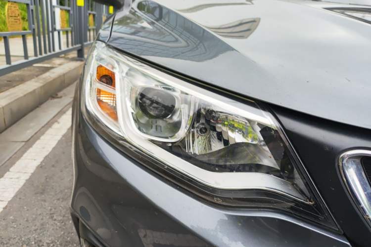 Used Geely Auto Vision 2019 Upgraded Model 1.5L CVT Luxury Version China VI Standard Right Front Headlight