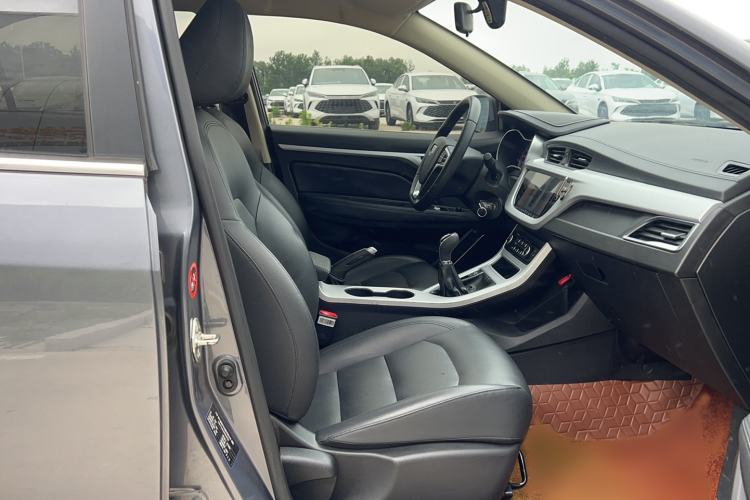 Used Geely Auto Vision 2019 Upgraded Model 1.5L Manual Luxury Version China V Standard Right Front Seat